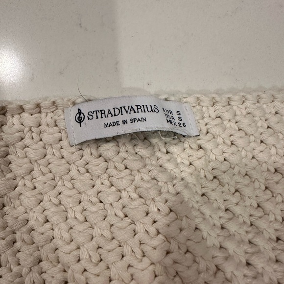 Stradivarius Crochet Halter Top - Picture 3 of 3